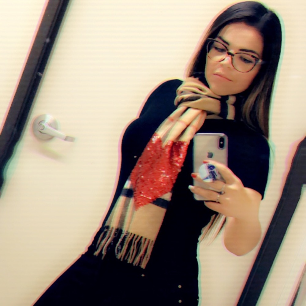 Meet your Posher, Liz